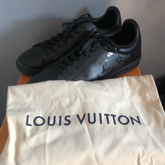Size U.S 8.5 Louis Vuitton - Picture 3 of 3